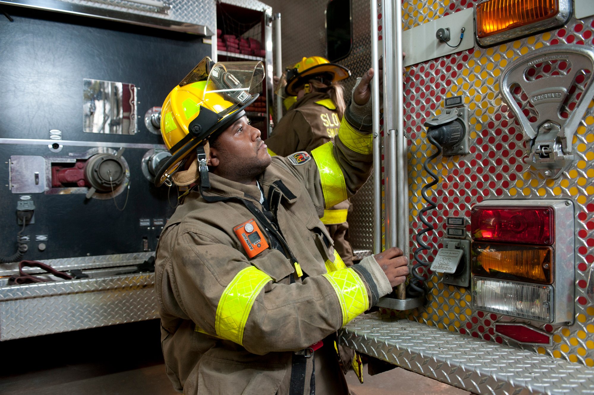 Axen-AX1_Application-Fire_Orange-H2S