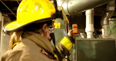 Comment les services de gestion de l’environnement et les pompiers traitent les niveaux dangereux de monoxyde de carbone