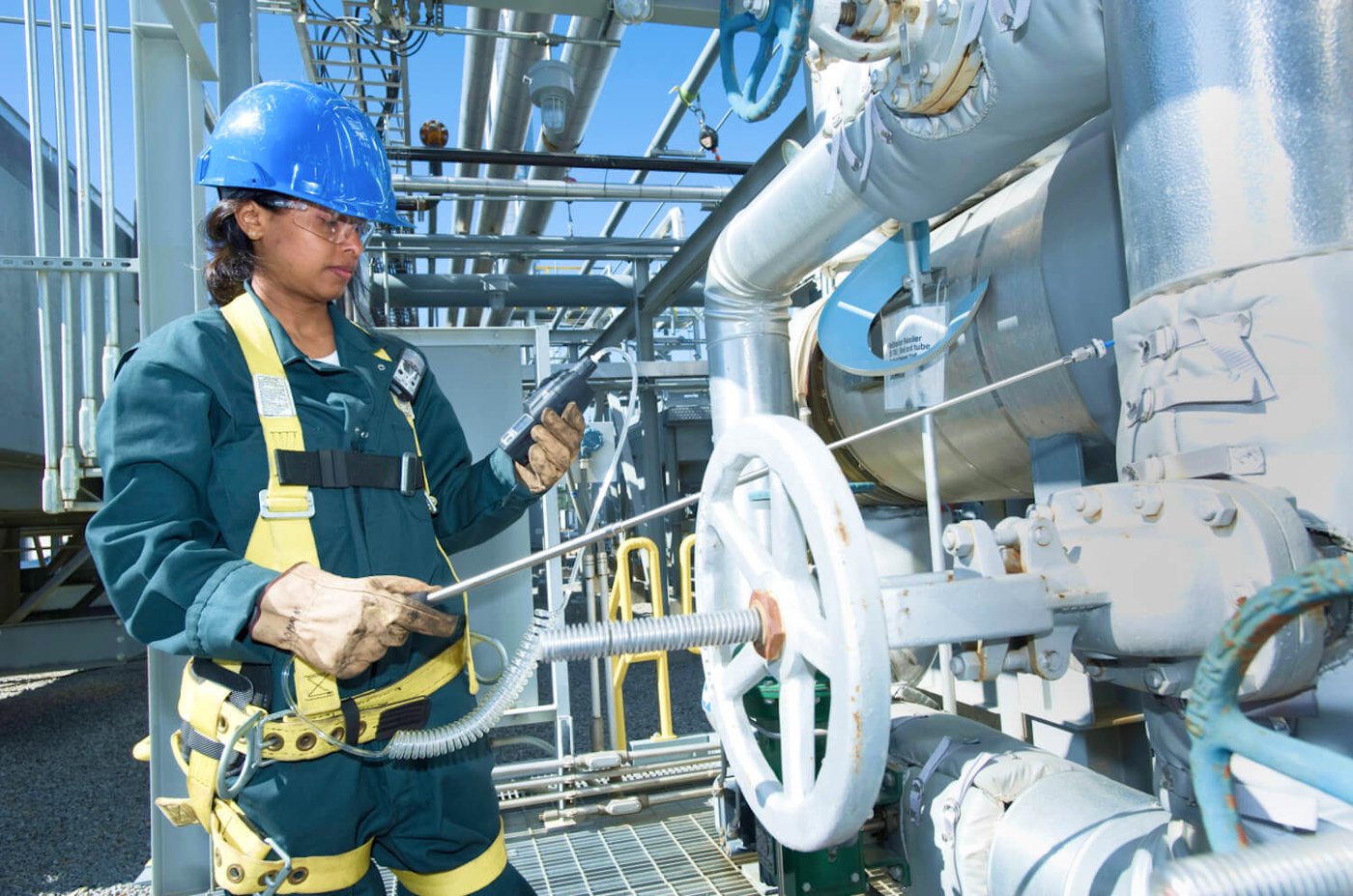 worker gas detector-Sep-20-2021-09-18-59-30-PM