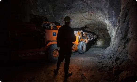 Mining workers using multi-gas monitor VentisPro5