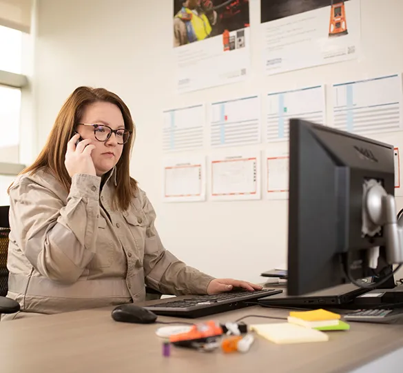 Office consultant monitoring Office consultant monitoring