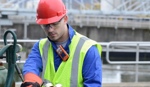 Der komplette Leitfaden zur Überwachung von Gasen in Wasser- und Abwasseranlagen  | Education Library - DE